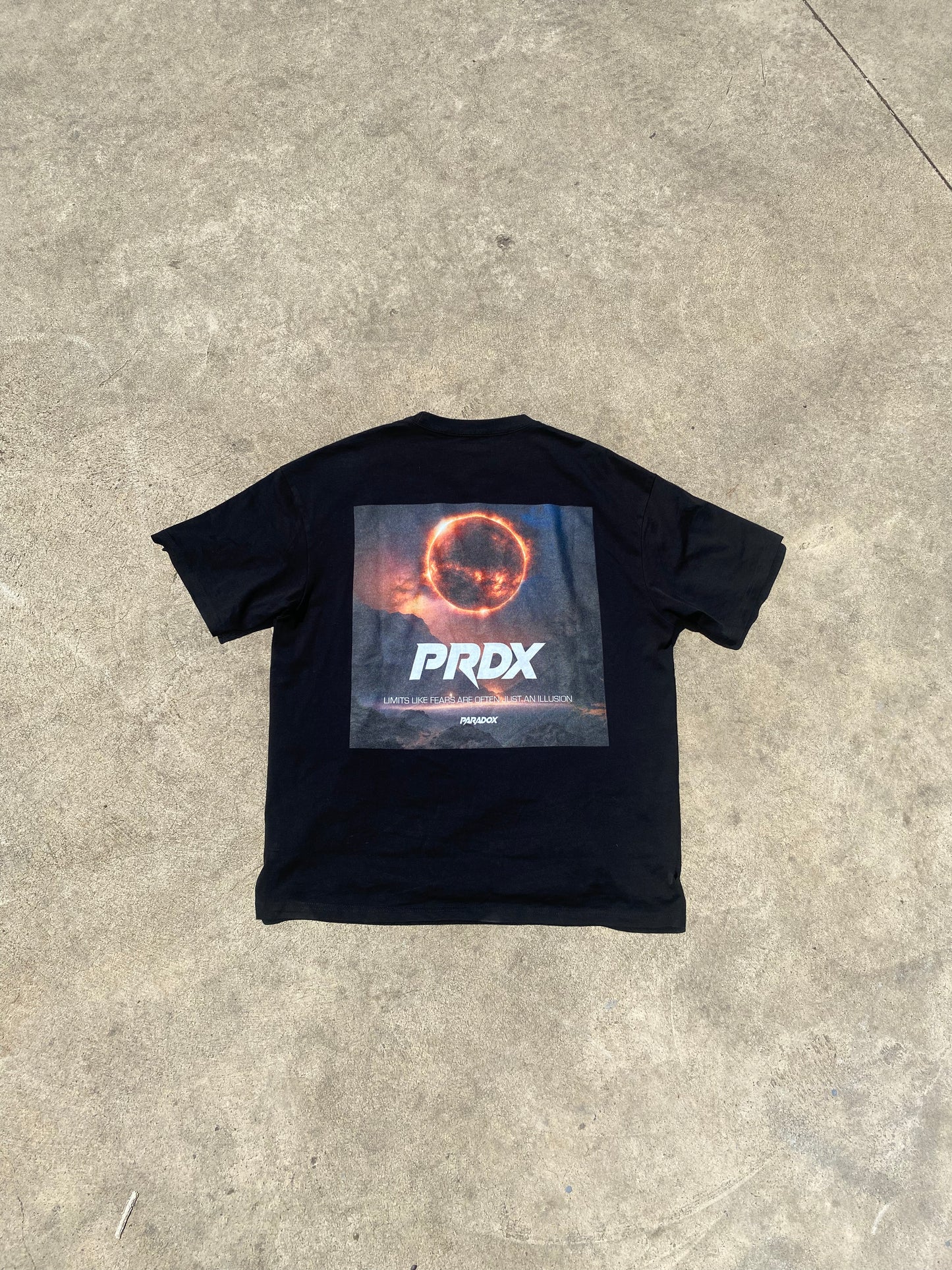 SUN/GALAXY SHORT SLEEVE TEE